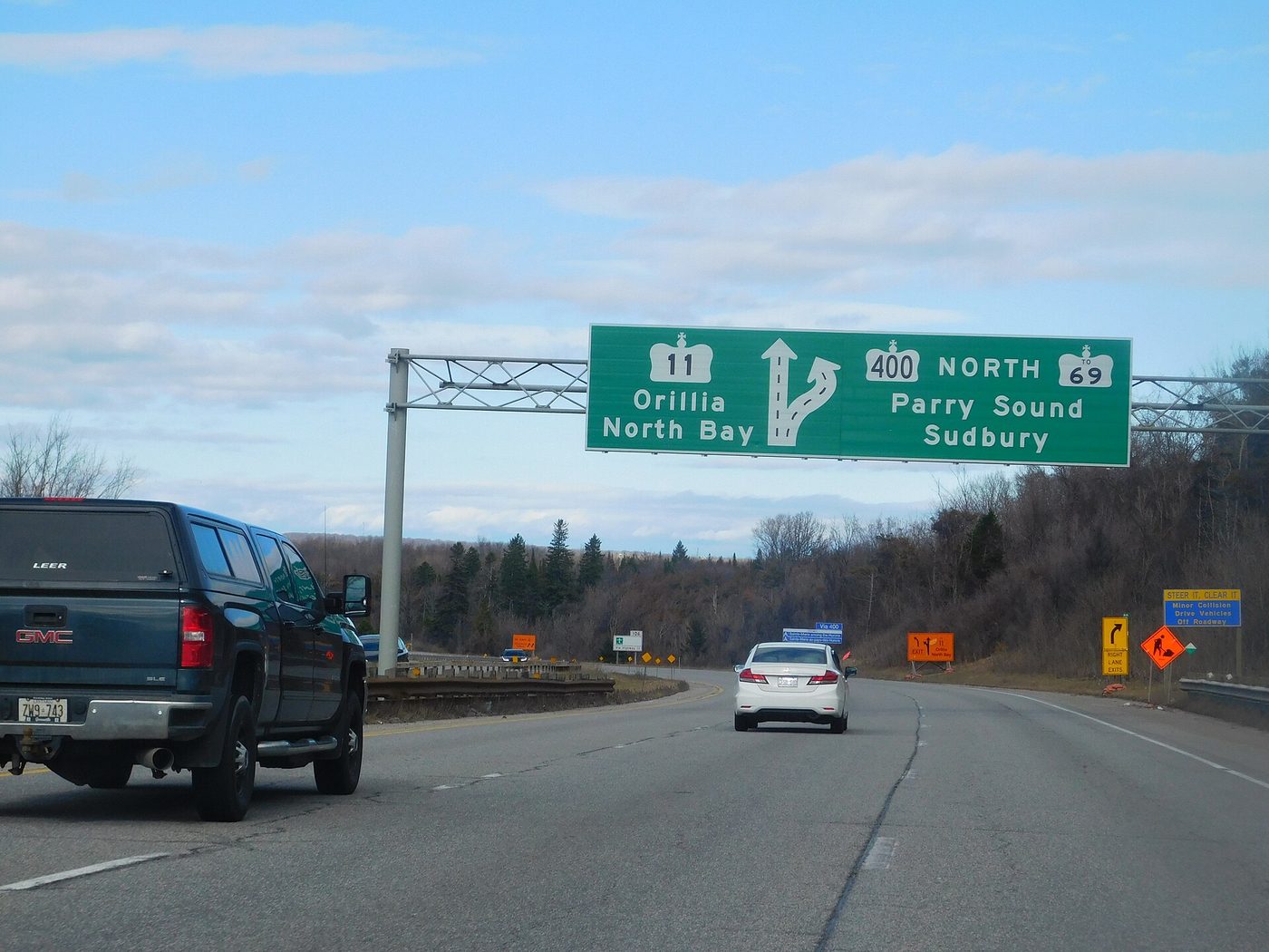 Northbound Highway 400 in Barrie approaching the Highway 11 and 400 split