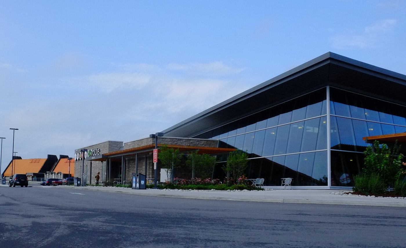 ONroute King City plaza on Highway 400 northbound